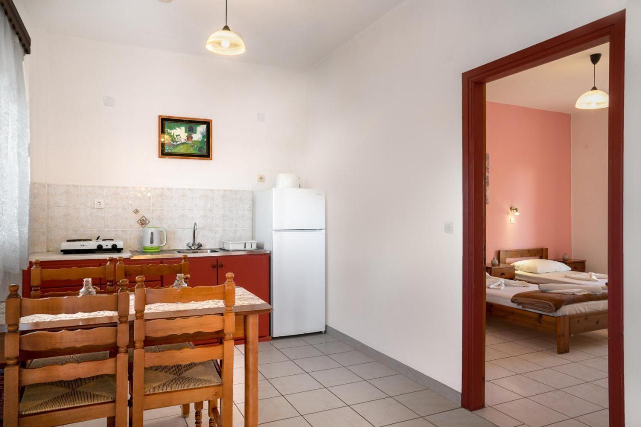 Antonis Apartments Kalamákion Eksteriør billede